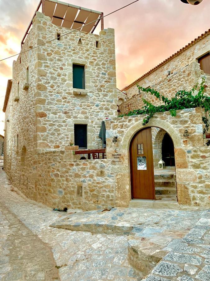Vetilios Lithos Boutique Hotel Néon Oítilon Esterno foto