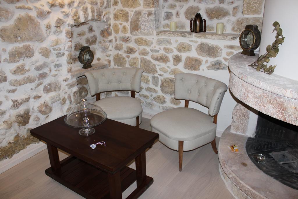 Vetilios Lithos Boutique Hotel Néon Oítilon Esterno foto