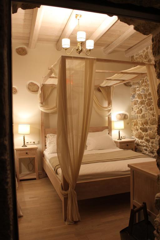 Vetilios Lithos Boutique Hotel Néon Oítilon Esterno foto