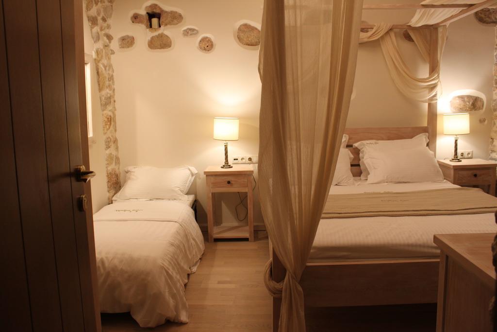 Vetilios Lithos Boutique Hotel Néon Oítilon Esterno foto