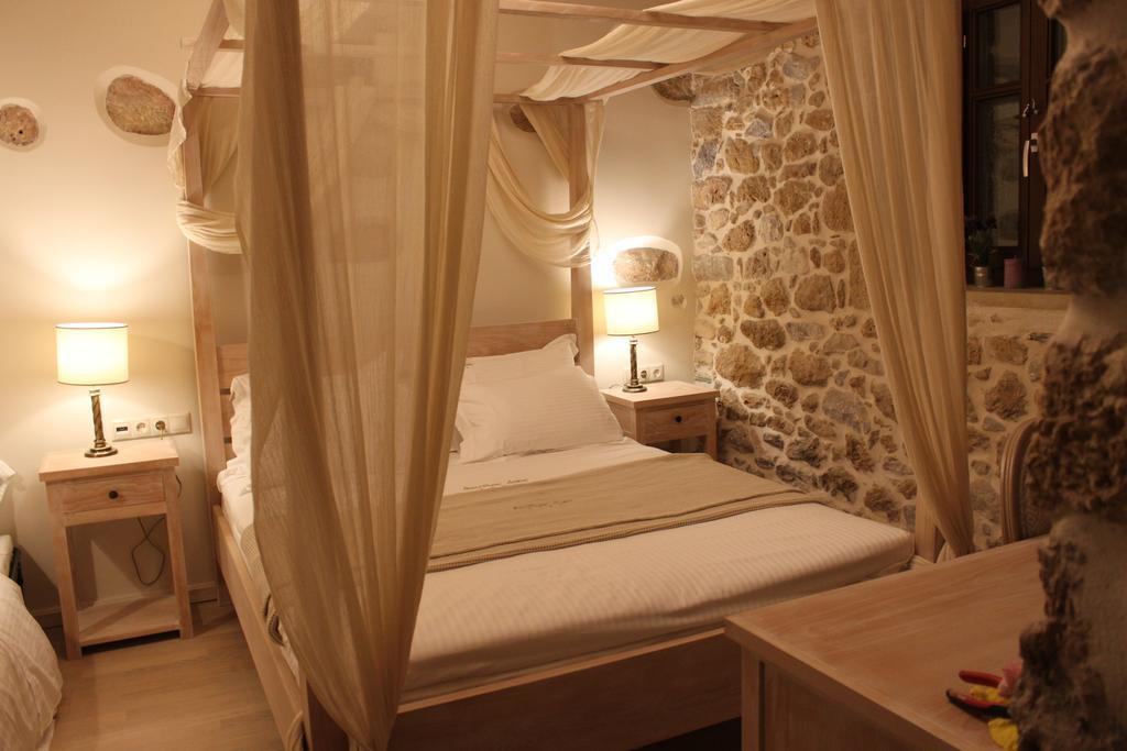 Vetilios Lithos Boutique Hotel Néon Oítilon Esterno foto