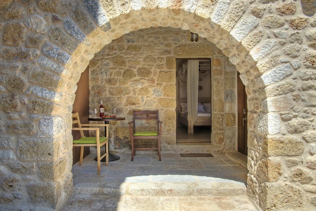 Vetilios Lithos Boutique Hotel Néon Oítilon Esterno foto