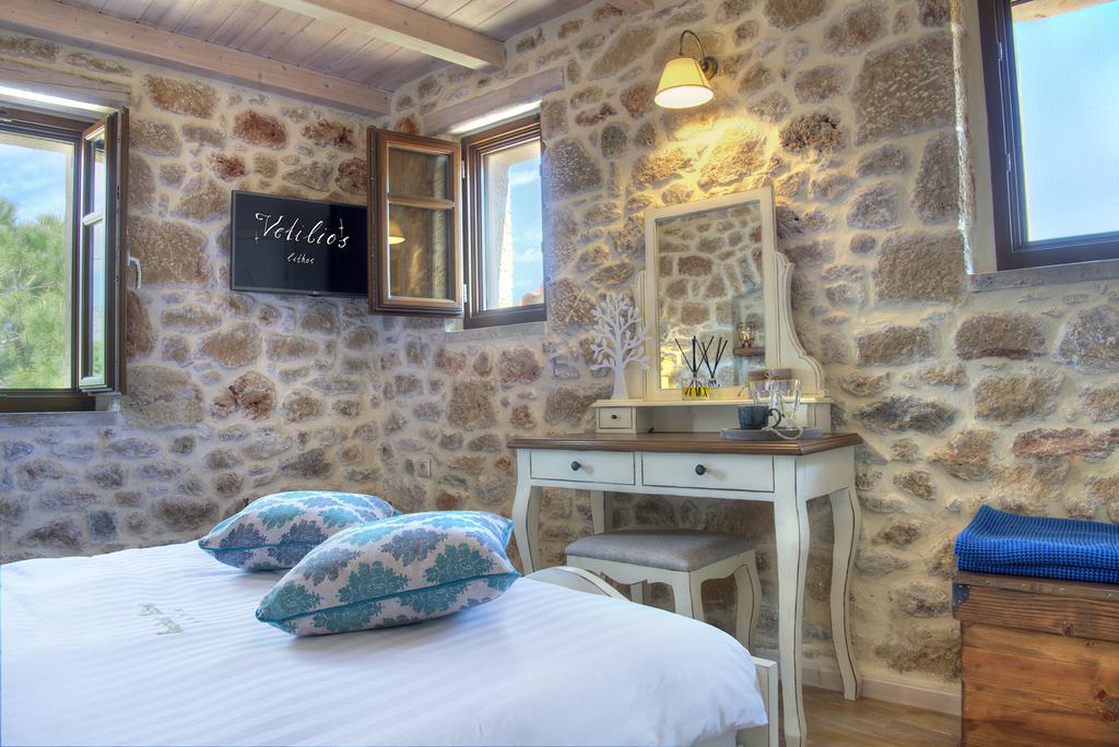 Vetilios Lithos Boutique Hotel Néon Oítilon Esterno foto