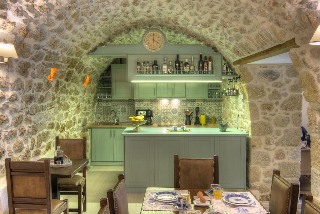 Vetilios Lithos Boutique Hotel Néon Oítilon Esterno foto